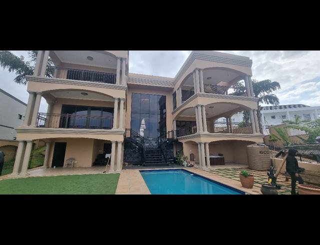 5 BEDROOM HOUSE FOR SALE IN UMHLANGA RIDGE